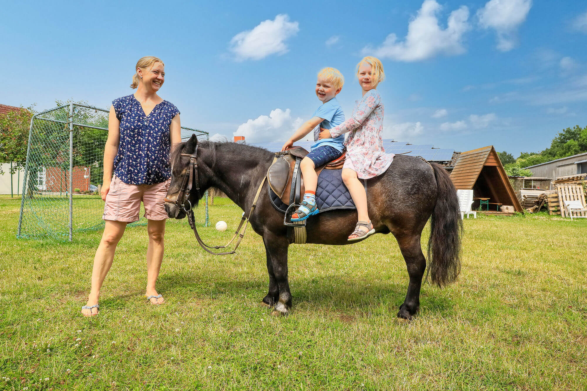 Ponyreiten auf dem Ferien-Bauernhof Kohlhoff auf Fehmarn